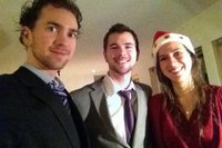 Alle tre. Prøvde å sende dette bildet som MMS til tante.