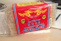 Meget gode risnudler. Kokes først og så stekes med smør, litt egg og ost.