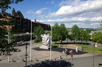 Ny statue ved Fjellhallen