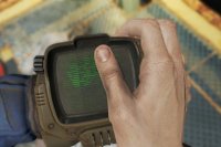 200 år senere, her en pip-boy med oversikt over helse og hva du bærer med deg