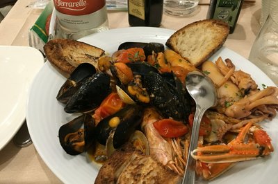 Fiskesuppe. Det var ikke helt det jeg så for meg da jeg bestilte fiskesuppe.