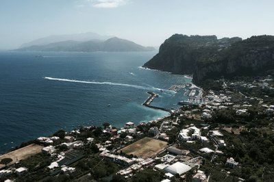 Vi gikk tilbake fra hotellet. 