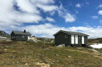 Her fremme ved Hellevassbu, tatt rett utenfor hovedhytta