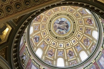 Stefans basilika, innvendig