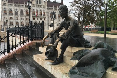 Statue utenfor parlamentet