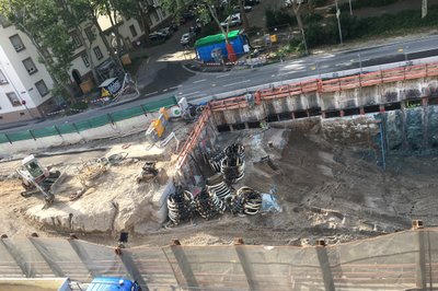 Karlsruhe - Arbeider utenfor hotellet - mye støy om morgenen