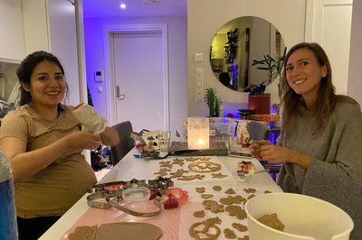 Baking med søter, bror og Gina