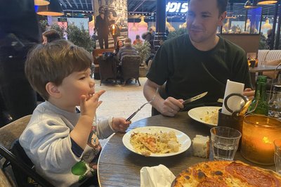 Her en bytur sammen med bror og nevø