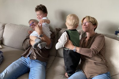 Et familieselskap med de to nevøene mine