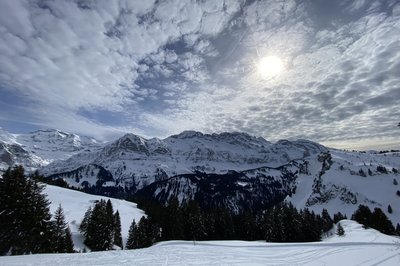 Nydelig utsikt ut over fjellene