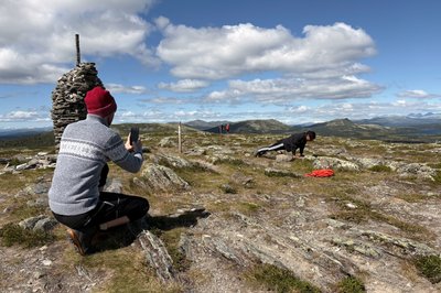 100 pushups på Kyrkjegårdsfjellet